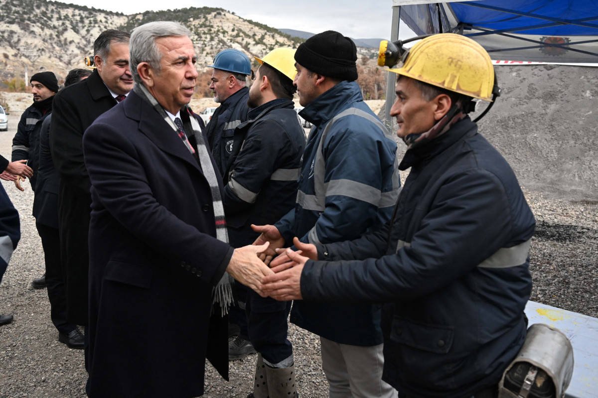 Mansur Yavaş madencileri ziyaret etti: Yalnız bırakmayacağız